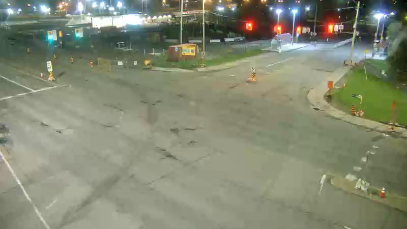 Traffic camera image at 2025-05-08 04:05:12