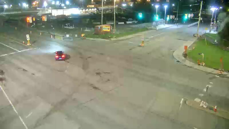 Traffic camera image at 2025-05-08 04:10:13