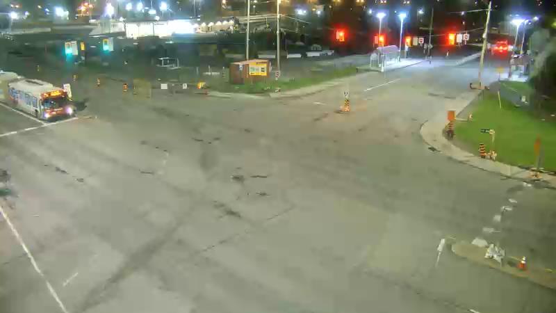 Traffic camera image at 2025-05-08 04:15:10