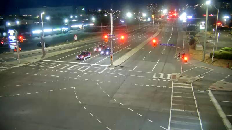 Traffic camera image at 2025-08-25 00:35:15