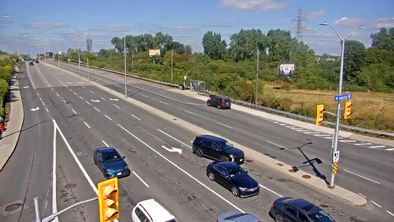 Traffic camera image at 2025-09-14 17:35:15