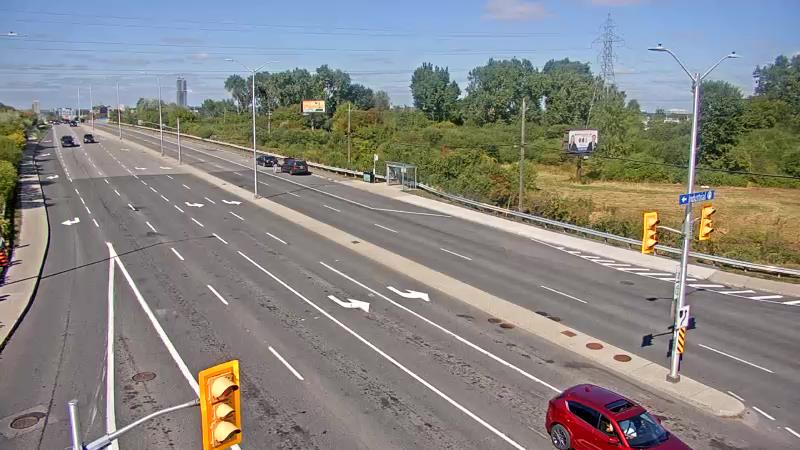 Traffic camera image at 2025-09-14 18:35:16