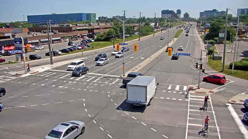 Traffic camera image at 2025-06-30 18:00:16