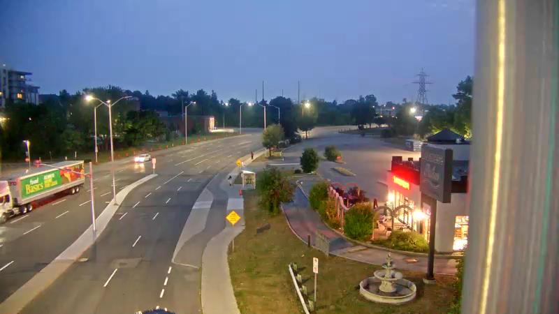 Traffic camera image at 2025-07-31 01:00:15
