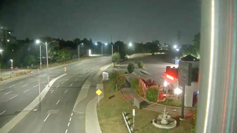 Traffic camera image at 2025-07-31 01:40:17