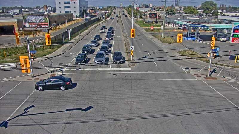 Traffic camera image at 2025-09-14 17:40:05