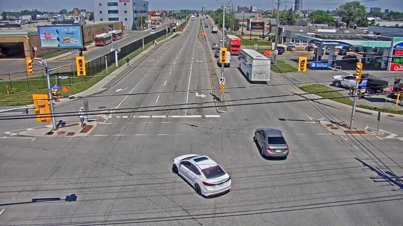 Traffic camera image at 2025-06-30 16:05:05