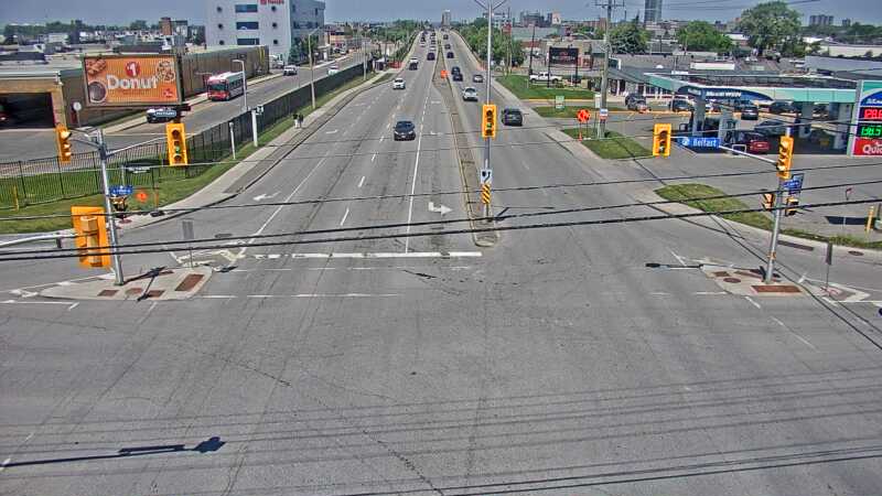 Traffic camera image at 2025-06-30 17:05:11