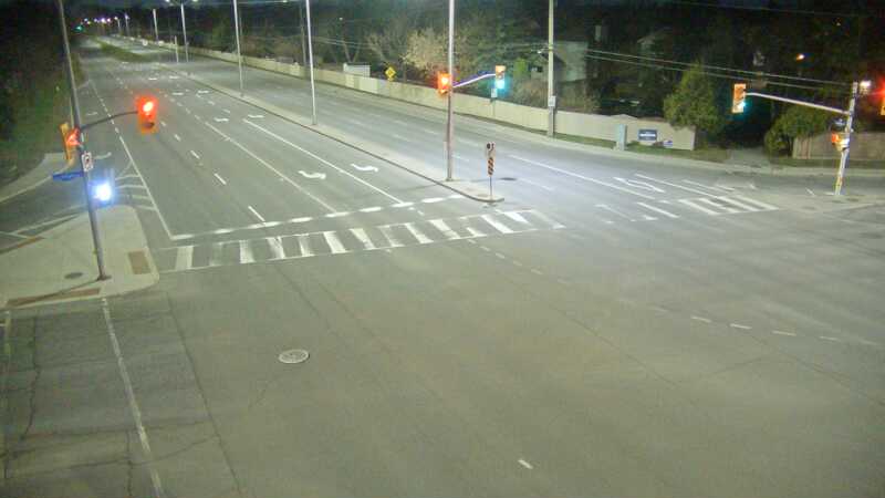 Traffic camera image at 2025-04-25 08:30:28