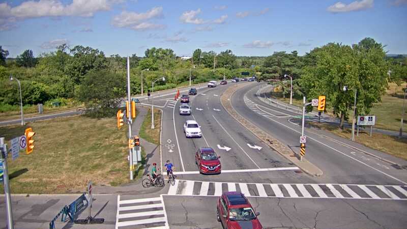 Traffic camera image at 2025-08-24 14:25:18