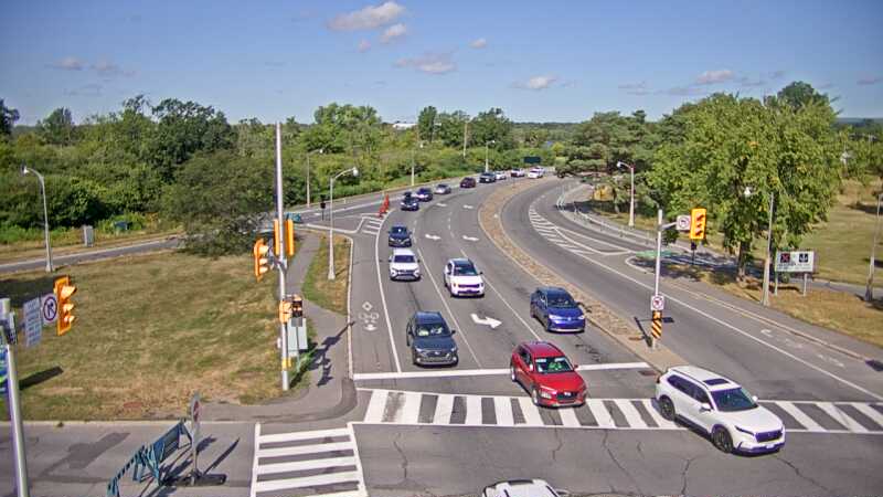 Traffic camera image at 2025-08-24 14:40:19