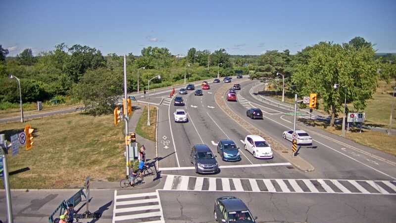 Traffic camera image at 2025-08-24 15:35:15