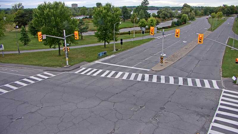 Traffic camera image at 2025-09-07 11:35:13