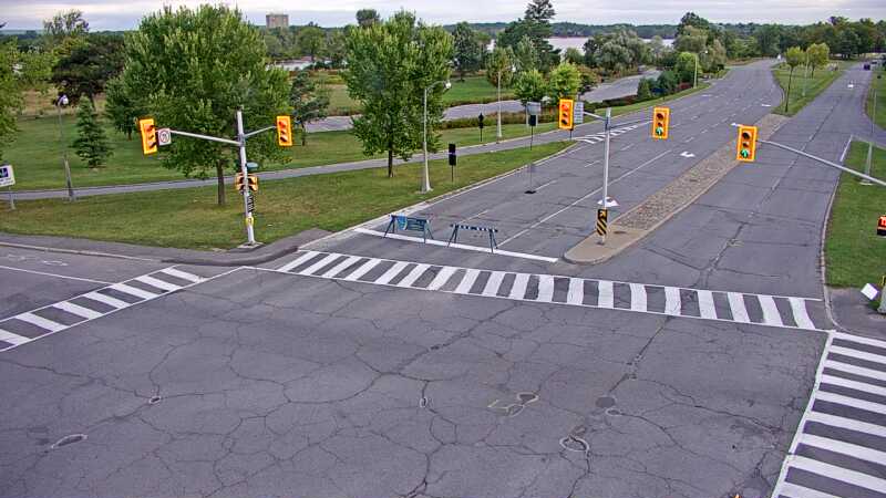 Traffic camera image at 2025-09-07 12:10:15
