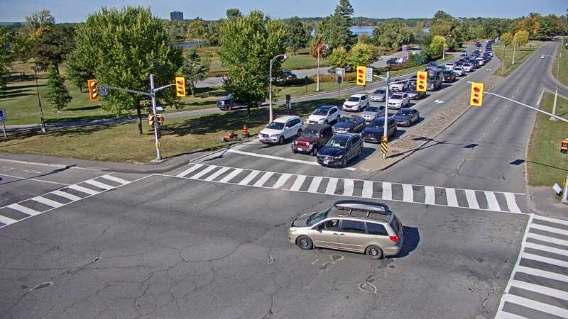 Traffic camera image at 2025-09-15 19:25:18