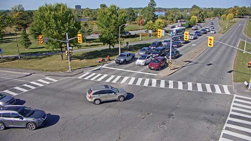 Traffic camera image at 2025-09-15 19:30:18