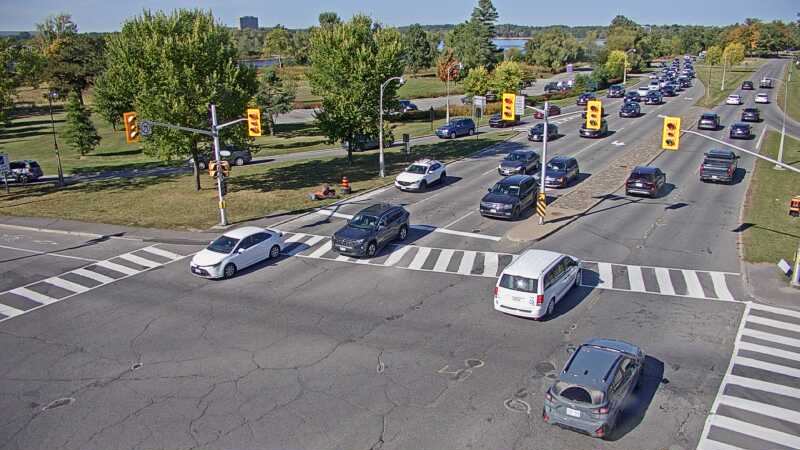 Traffic camera image at 2025-09-15 19:40:17