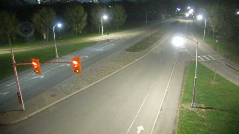 Traffic camera image at 2025-05-09 05:20:13
