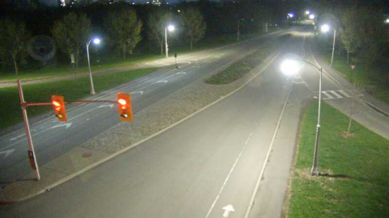 Traffic camera image at 2025-05-09 05:25:13