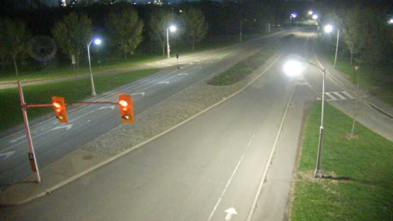 Traffic camera image at 2025-05-09 05:40:13