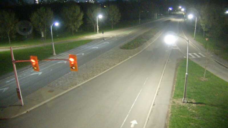 Traffic camera image at 2025-05-09 06:55:22