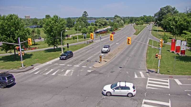 Traffic camera image at 2025-06-30 16:40:13
