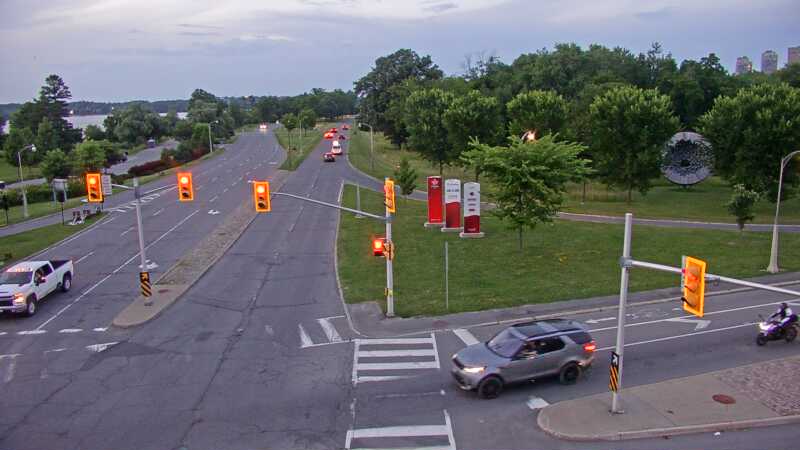 Traffic camera image at 2025-07-06 01:00:23
