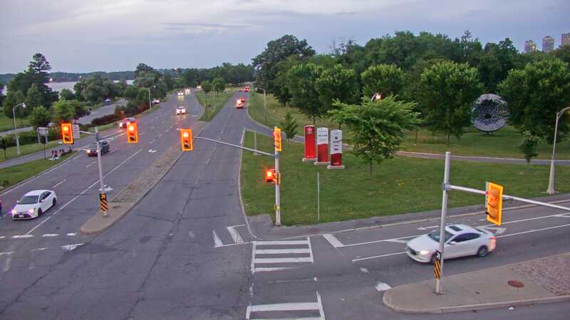 Traffic camera image at 2025-07-06 01:05:21