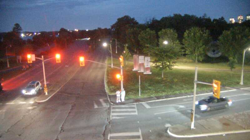 Traffic camera image at 2025-07-06 01:40:17