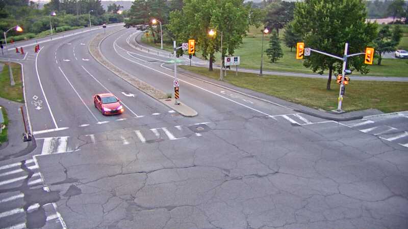 Traffic camera image at 2025-07-31 00:35:16
