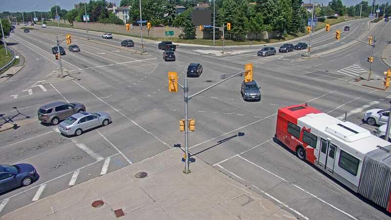 Traffic camera image at 2025-06-30 17:00:22