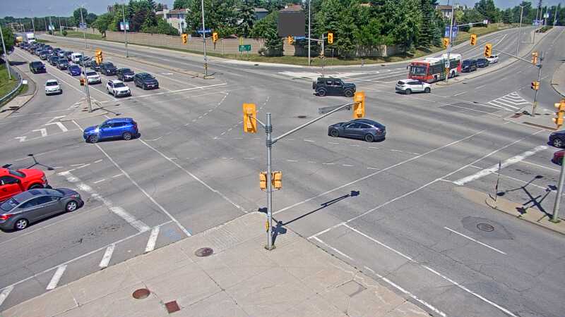 Traffic camera image at 2025-06-30 17:15:25