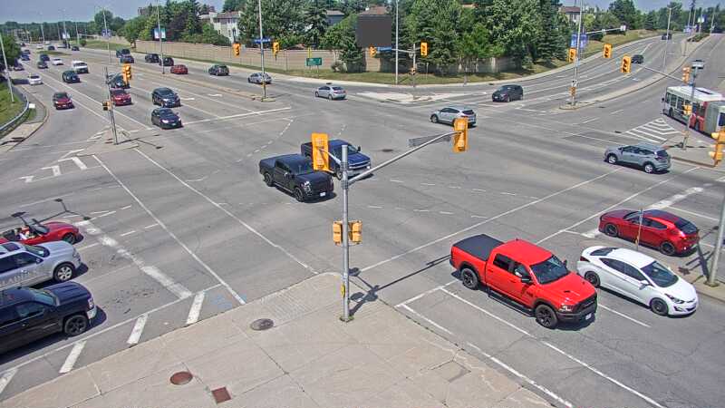Traffic camera image at 2025-06-30 17:40:16