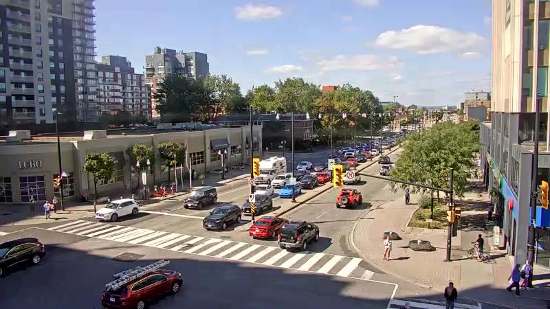 Traffic camera image at 2025-09-14 18:15:17