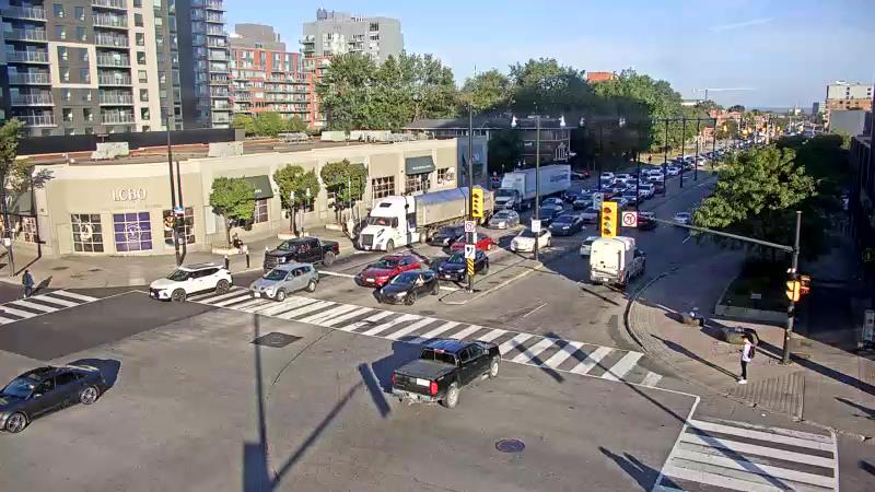 Traffic camera image at 2025-09-18 12:25:17