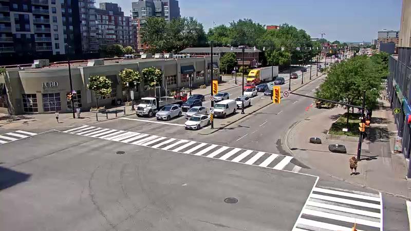 Traffic camera image at 2025-06-30 17:20:26