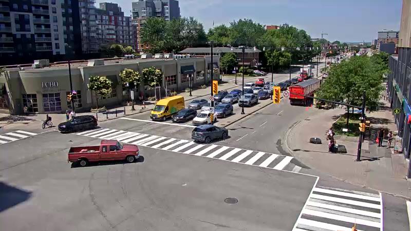 Traffic camera image at 2025-06-30 17:36:51