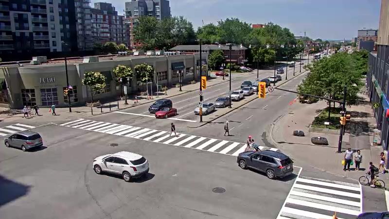 Traffic camera image at 2025-06-30 17:40:16