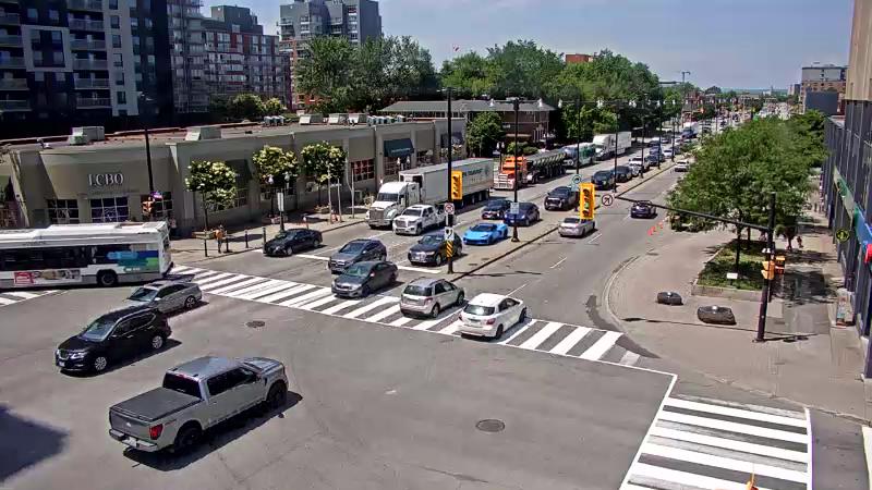 Traffic camera image at 2025-06-30 17:45:21