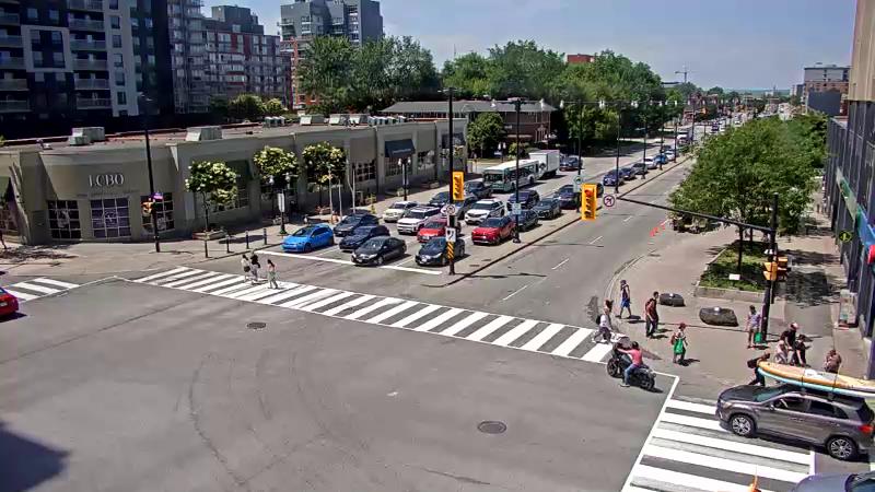 Traffic camera image at 2025-06-30 17:50:16