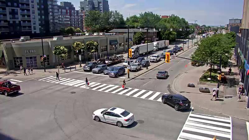 Traffic camera image at 2025-06-30 18:00:17