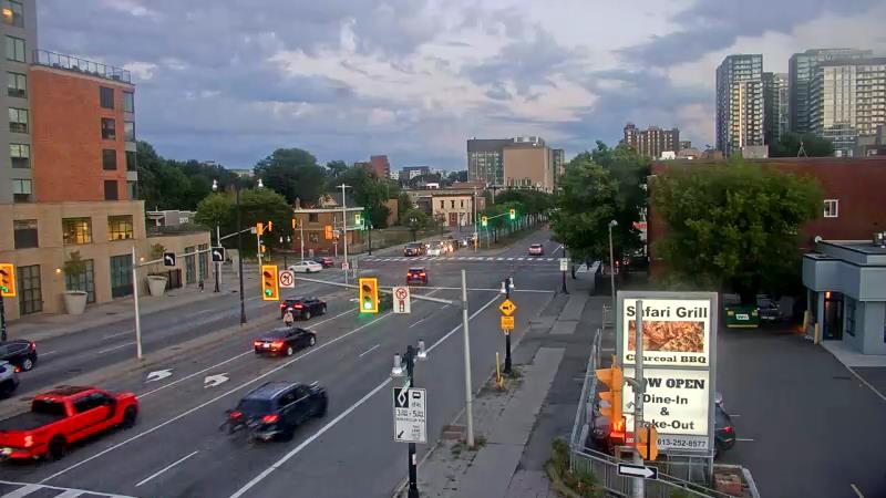 Traffic camera image at 2025-08-25 00:00:16