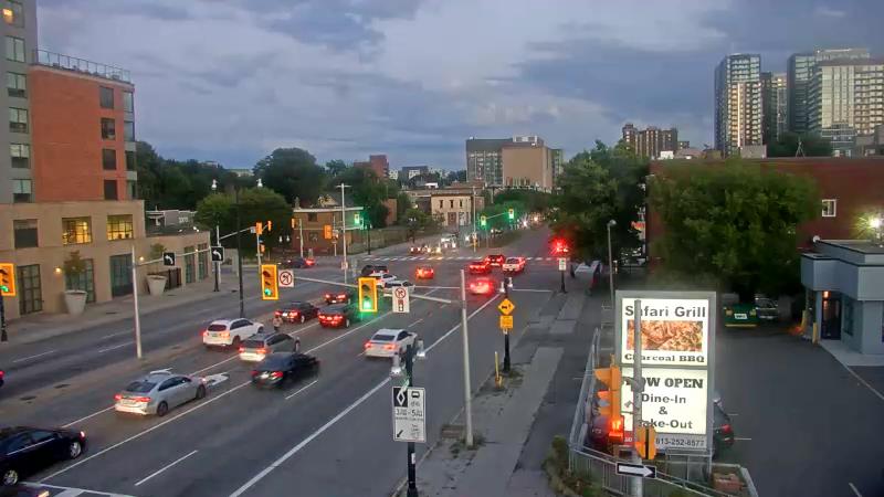 Traffic camera image at 2025-08-25 00:05:19