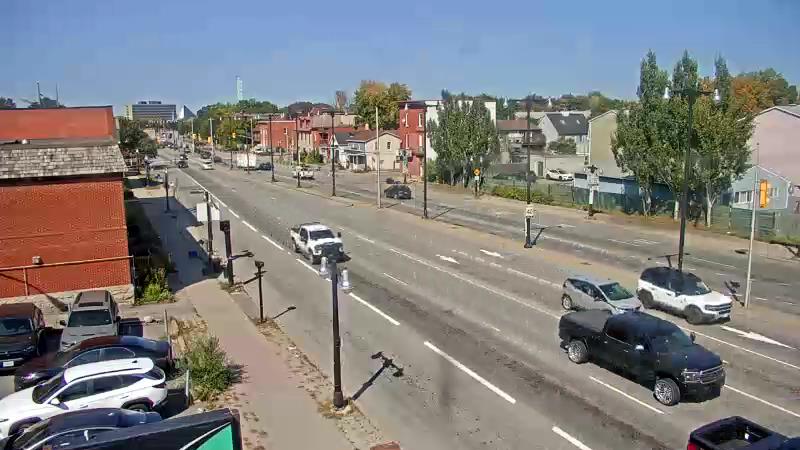 Traffic camera image at 2025-09-16 17:35:21