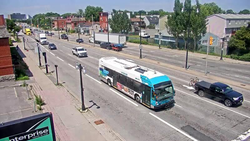 Traffic camera image at 2025-06-30 17:50:17
