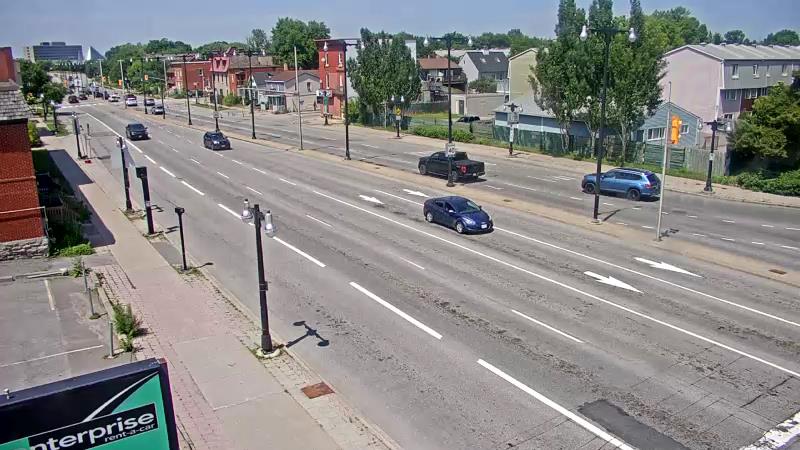 Traffic camera image at 2025-06-30 18:05:17