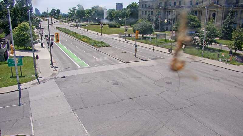 Traffic camera image at 2025-06-30 17:40:17