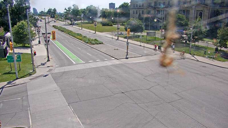 Traffic camera image at 2025-06-30 19:05:17