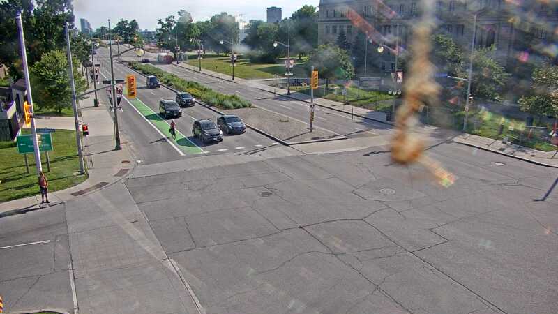 Traffic camera image at 2025-06-30 21:25:17