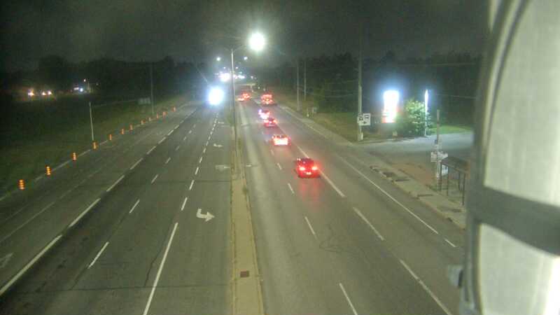 Traffic camera image at 2025-08-04 01:40:15